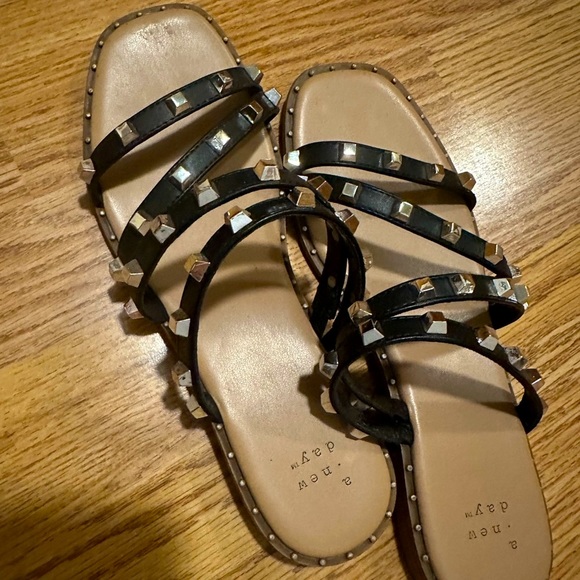 Black studded sandals - Picture 4 of 4